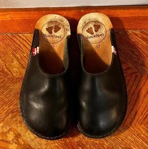 Euc Duckfeet blavand in black size eu 37 or us 7